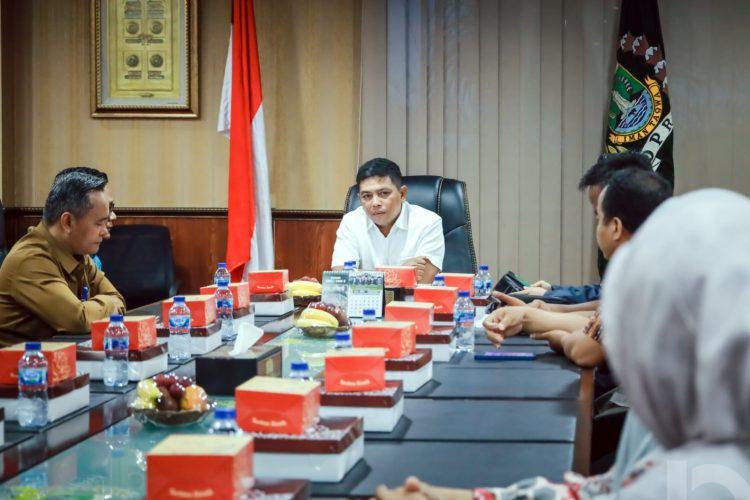 Ketua DPRD Banten Beri Usulan Pengadaan USB SMK di Kelurahan Gerogol Kota Cilegon